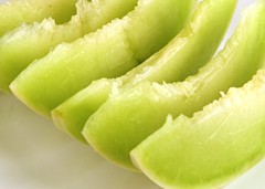 http://www.onlyfoods.net/wp-content/uploads/2011/05/honeydew-melon-pictures1.jpg