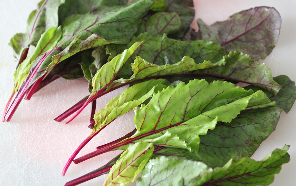 Beet Greens Health Benefits, Nutrition Facts, How to Cook, Recipes