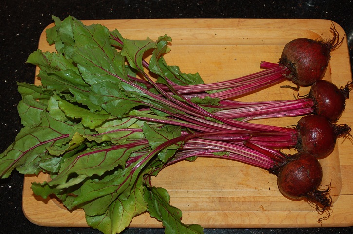 Beet Greens Health Benefits, Nutrition Facts, How to Cook, Recipes
