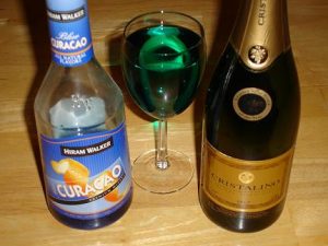 Champagne with Blue Curaçao Cocktail Drink Recipe